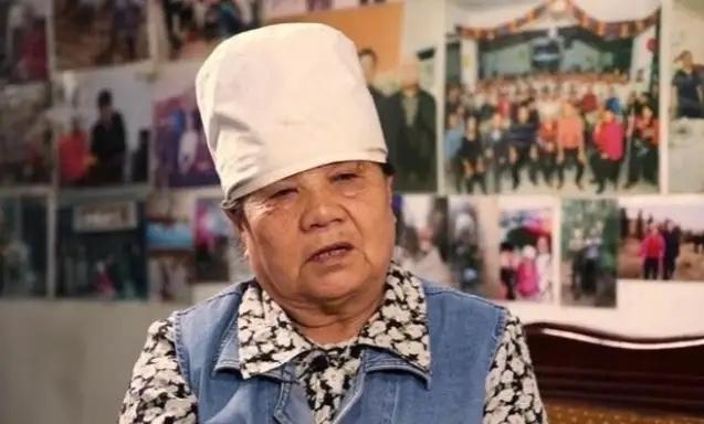 1983年，韩雅琴的早餐店，来了4名刑满释放的寸头少年，出于心善，韩雅琴给他们盛