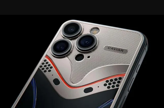 奢侈品牌 Caviar推出了一款奢华版的iPhone15 Pro这款iPhone