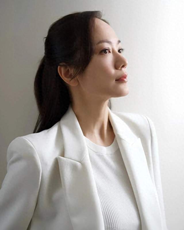 陪玩陪睡仅皮毛！继手伸裤子后，多位女星再曝猛料用身体换女主角