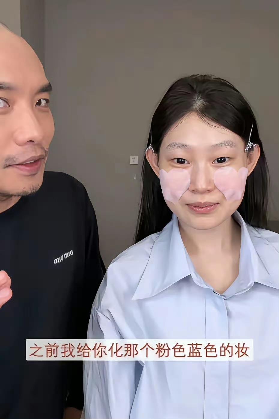 别以为长相普通就当不了大明星！
小沈阳的女儿沈佳润就是个例子。
尽管她的长相一直