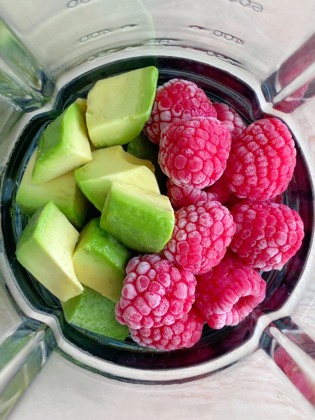 🥑牛油果莓莓奶昔！真的好像在喝冰激凌！！！