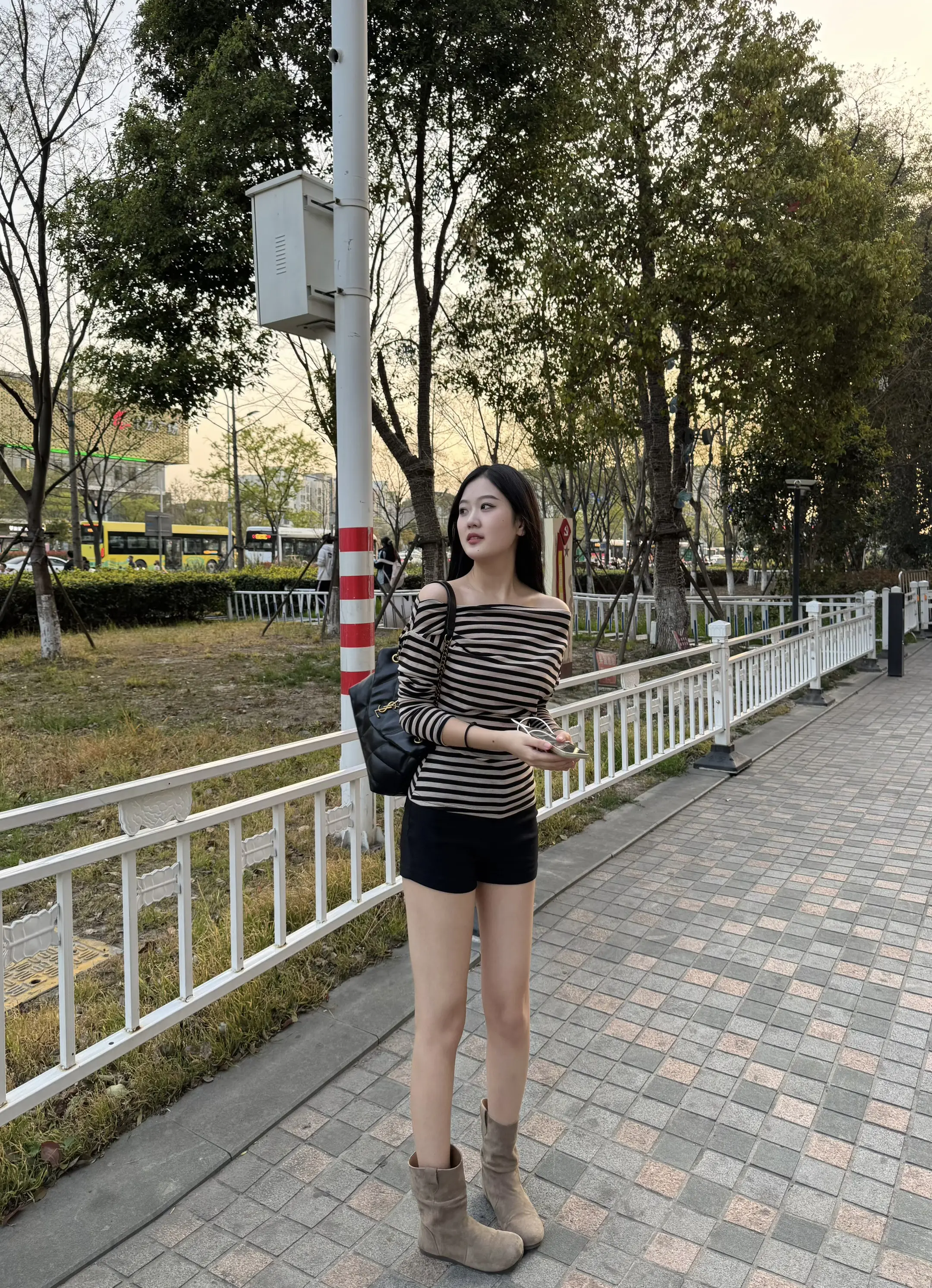 怎么这个六月吹来一阵清风