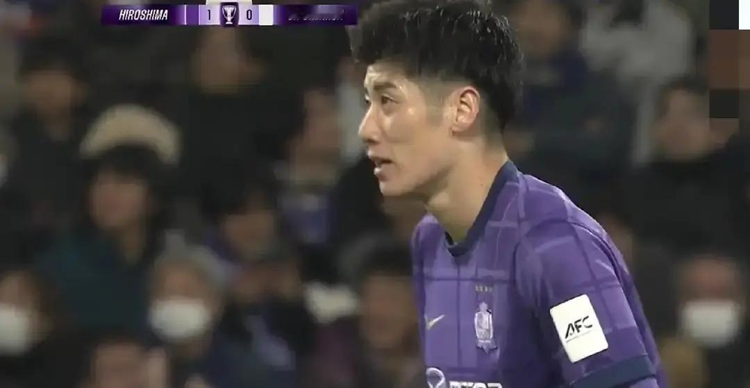 申花亚冠客场0-1输给广岛三箭。本来以为能抗日成功，结果撑到77分钟还是栽了。