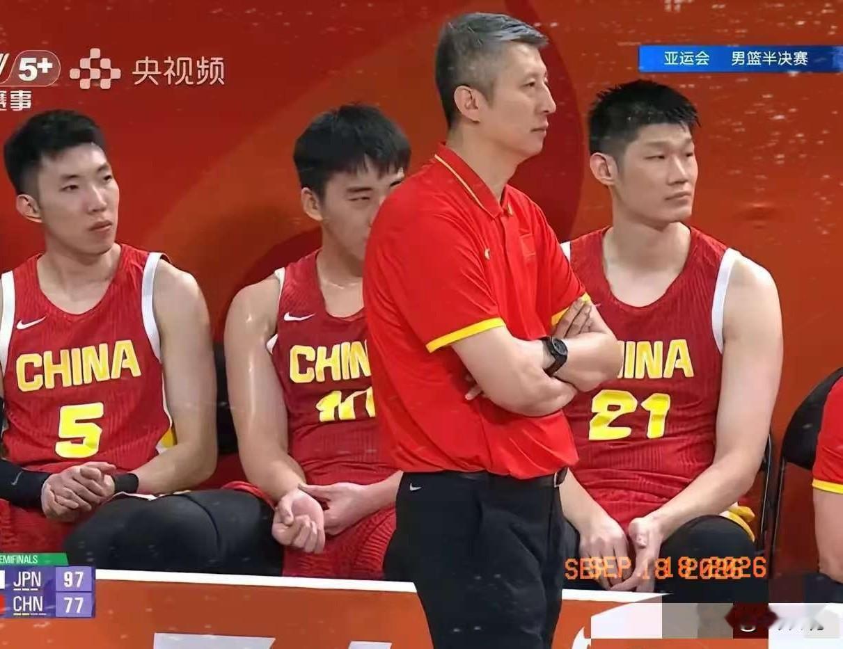 针对中国男篮的惨败，有四点看不明白。

终于结束了，一场煎熬的比赛，对于球员，对