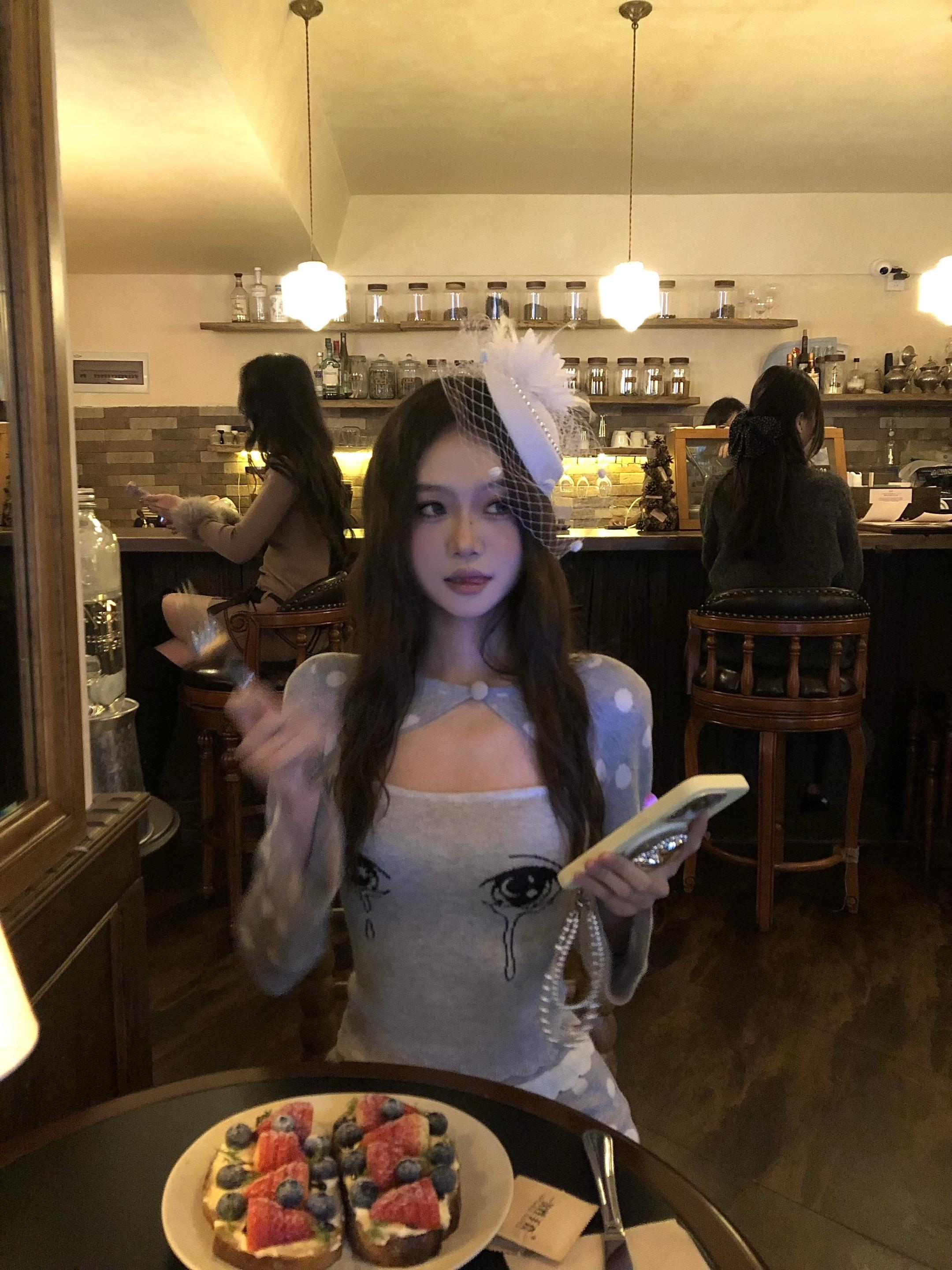 ⋆ ◌₊ 🍓 .*🧸: *⊹。窗外下小雨～