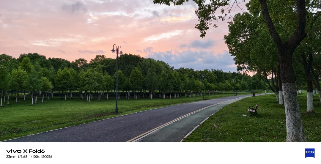 很多人喜欢看夕阳，殊不知夕阳的底色是悲凉，古人在写诗时喜欢用楼下的太阳...