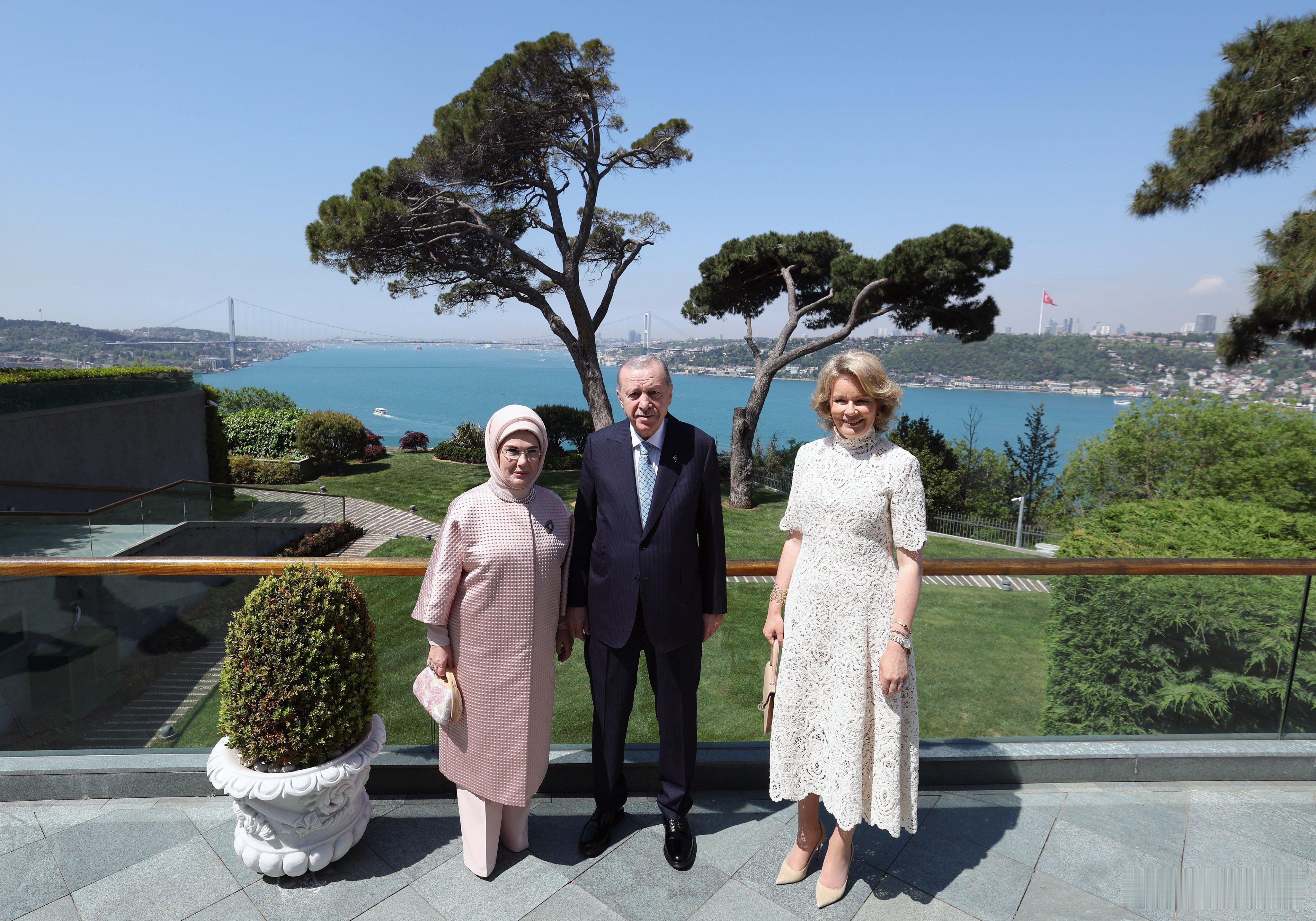比利时王室 🇧🇪🇹🇷5月11日，土耳其总统雷杰普·塔伊普·埃尔多安夫妇接