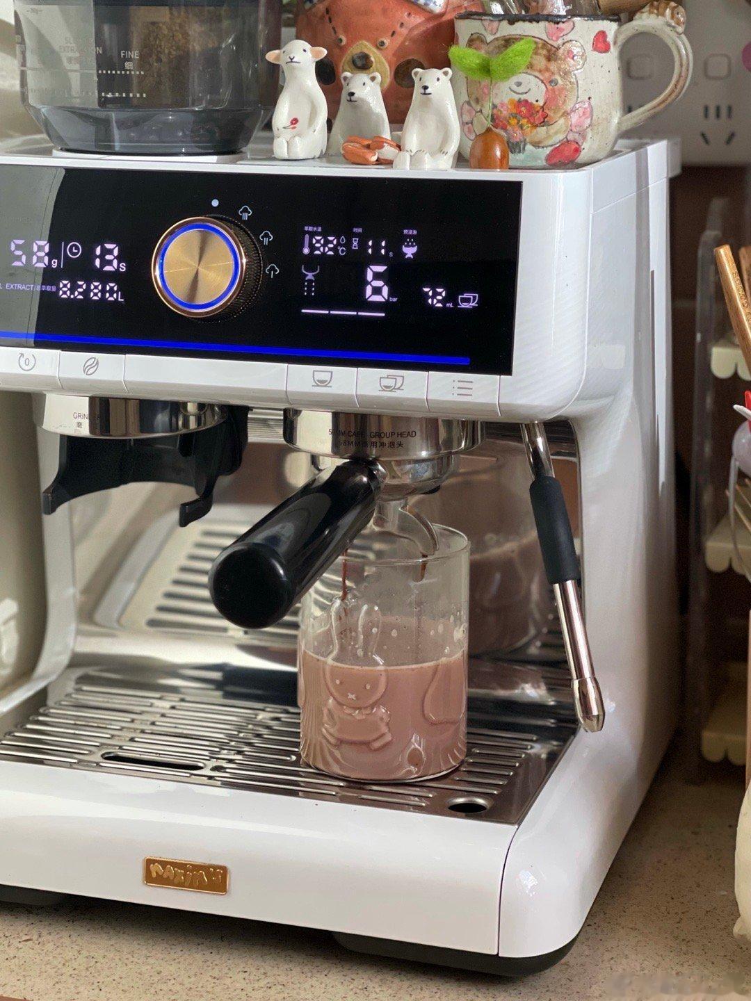 早安！一杯好喝哒[馋嘴]热巧+咖啡+奶盖+可可粉 ​​​