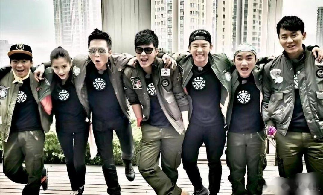 Angelababy郑恺陈赫李晨合影 初代跑男的友情，真的是内娱最难得的存在。李