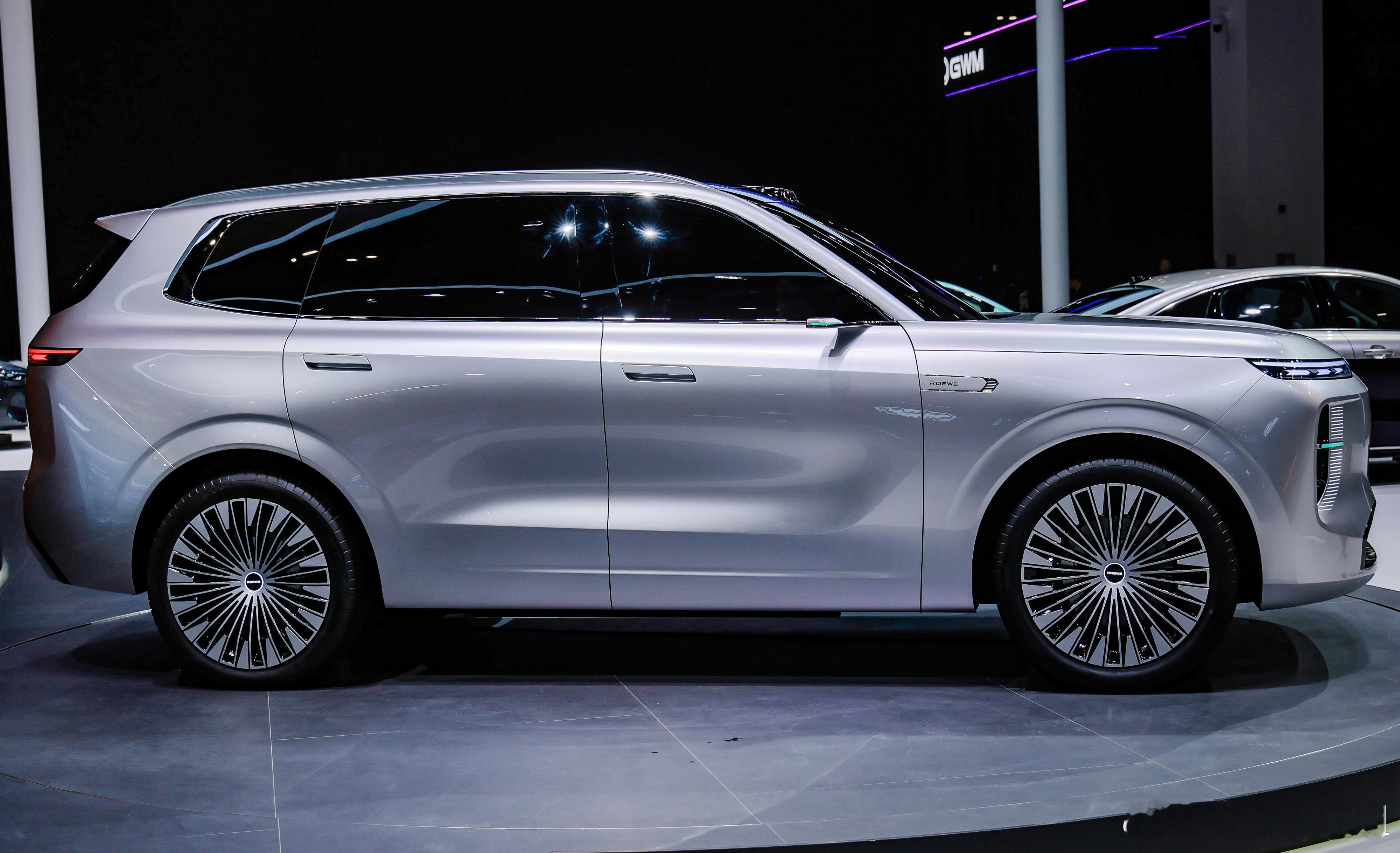 细数最近的蛛丝马迹，荣威和火山引擎的合作，真的像极了高山流水遇知音。双方高层密集