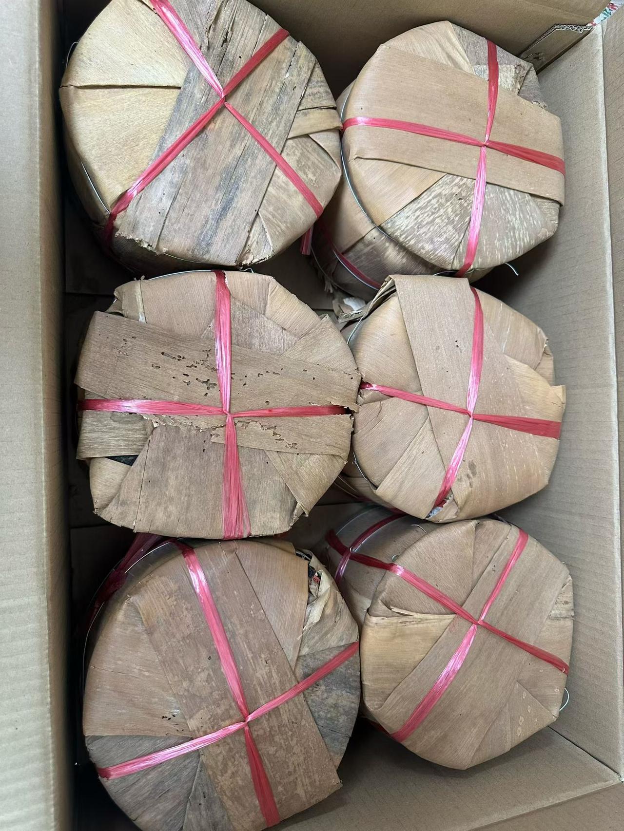 03年阮殿蓉绿印

居家喝还有同行朋友特别适合，好喝不贵，纯广东干仓转出了烟韵，