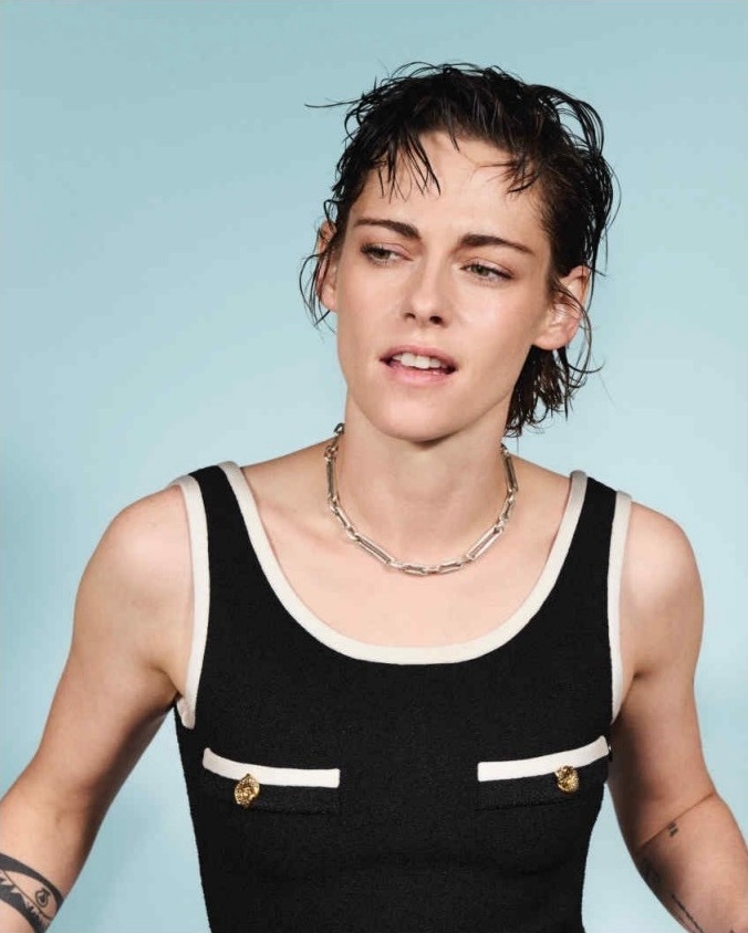 Kristen Stewart一套造型完成本周d封面大片拍摄 