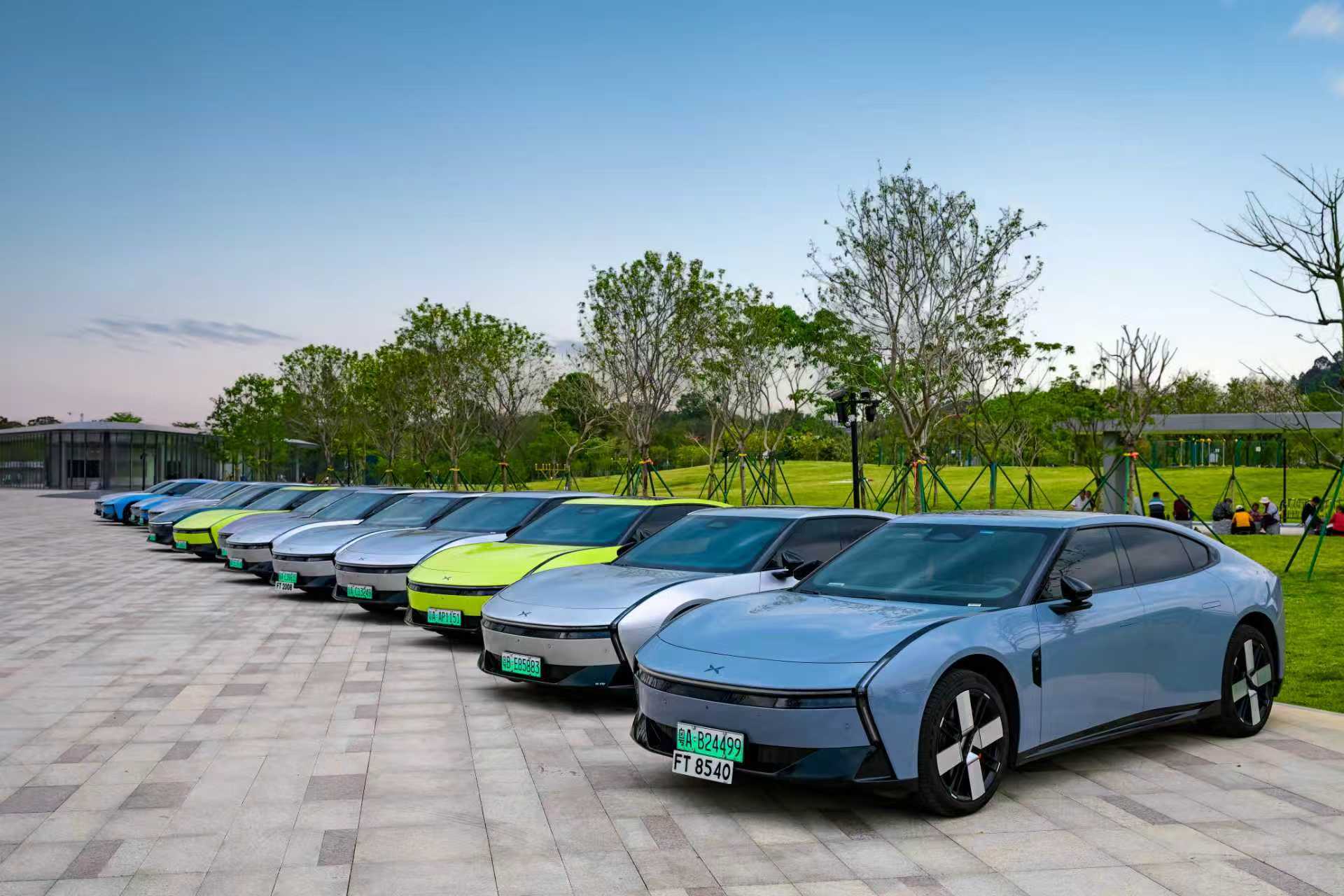 因热爱相聚，为P7而来🚗 30台小鹏P7霸气集结，排面拉满！这是属于鹏友们与P