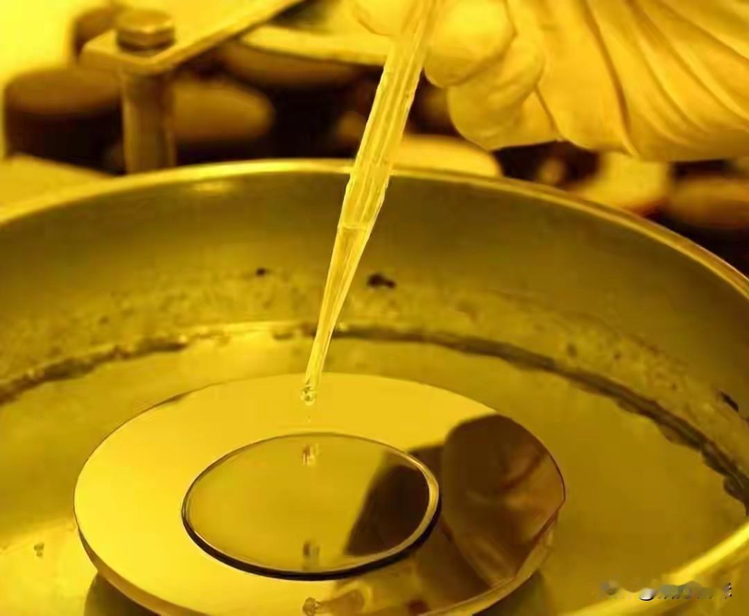 日本以为能拿光刻胶威胁我们，我们却直接告诉日本：我不要了！而我们对日本的两用物项