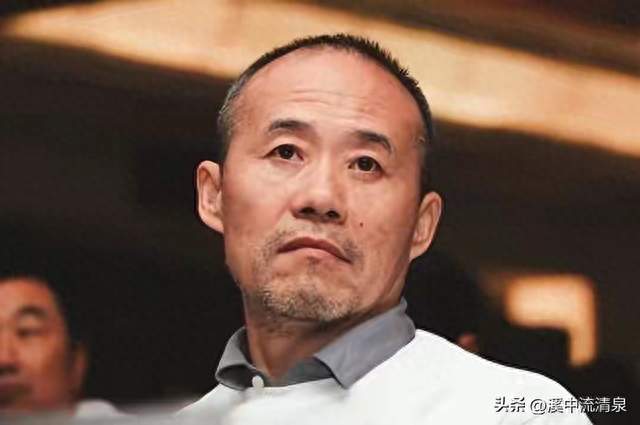 75岁王石站上硬核赛场，妻子到场打气，一张照片引发猜想