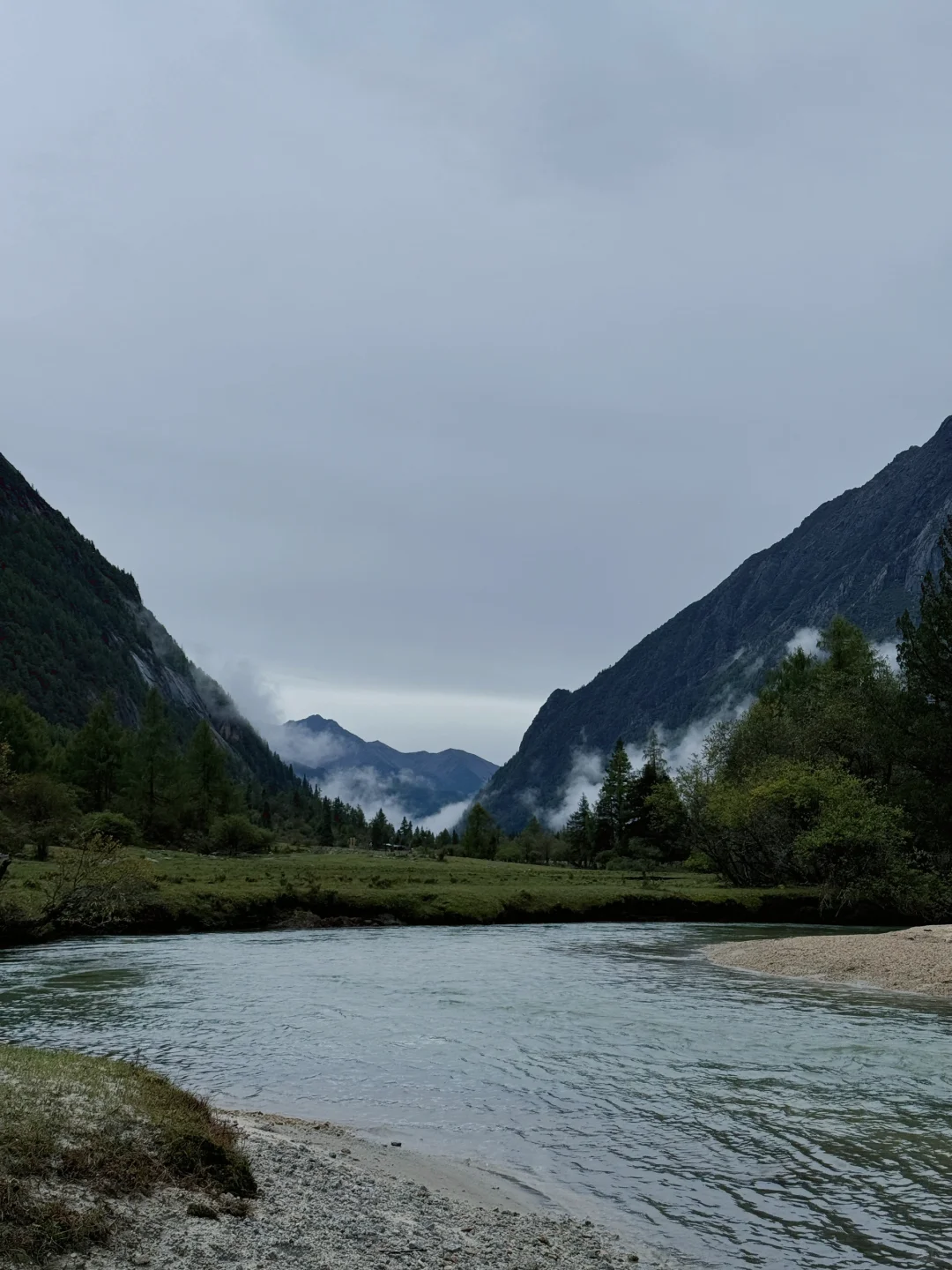 我不断地在山里寻找我的精神保护区。