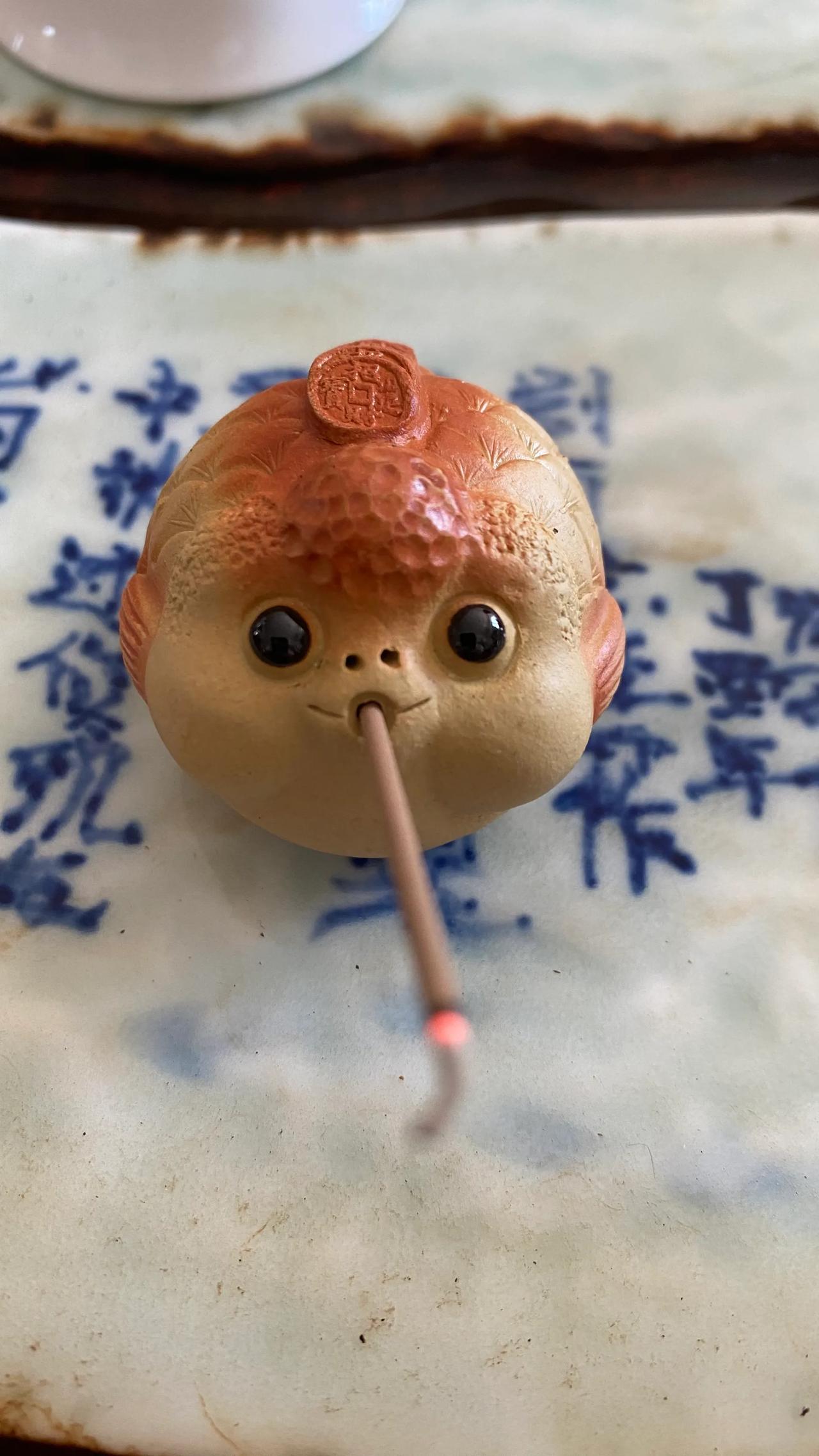 #上联:春催千树发，如何对下联？# 冬眠万物藏。
