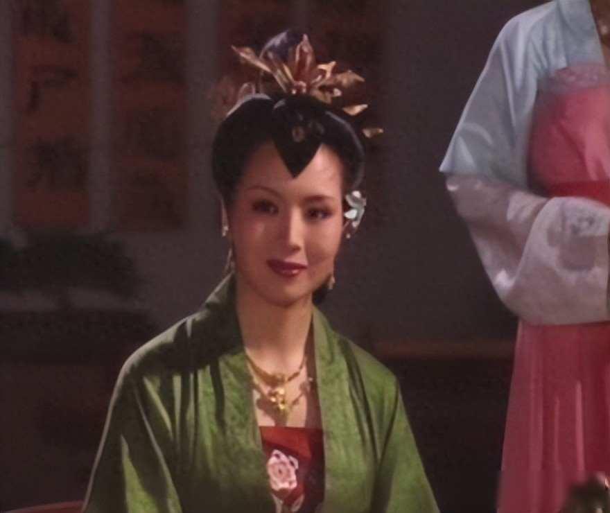 公元710年夏夜，长安宫城内，安乐公主正在对镜梳妆。门外喊杀声越来越近。她的母亲