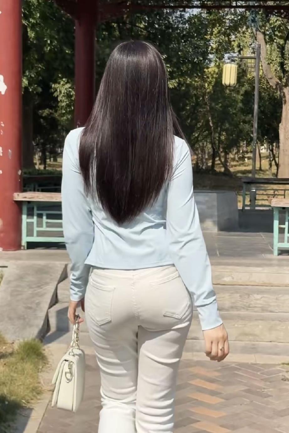 他开奶茶店亏了20万，却买到了最值钱的一课！
 
我大学同学阿凯，三年前干过一件