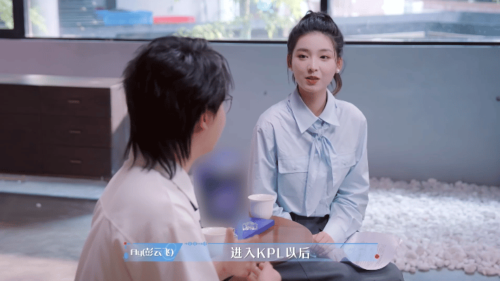 Fly接受offer主持人专访聊嗨了 王韵琳采访Fly，层层递进，捕捉细节，让F
