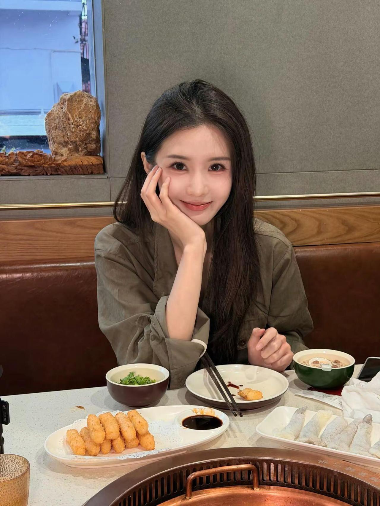 看着我的眼睛 你会爱上我吗 小星期大王 魏英琪 美食探店日记
