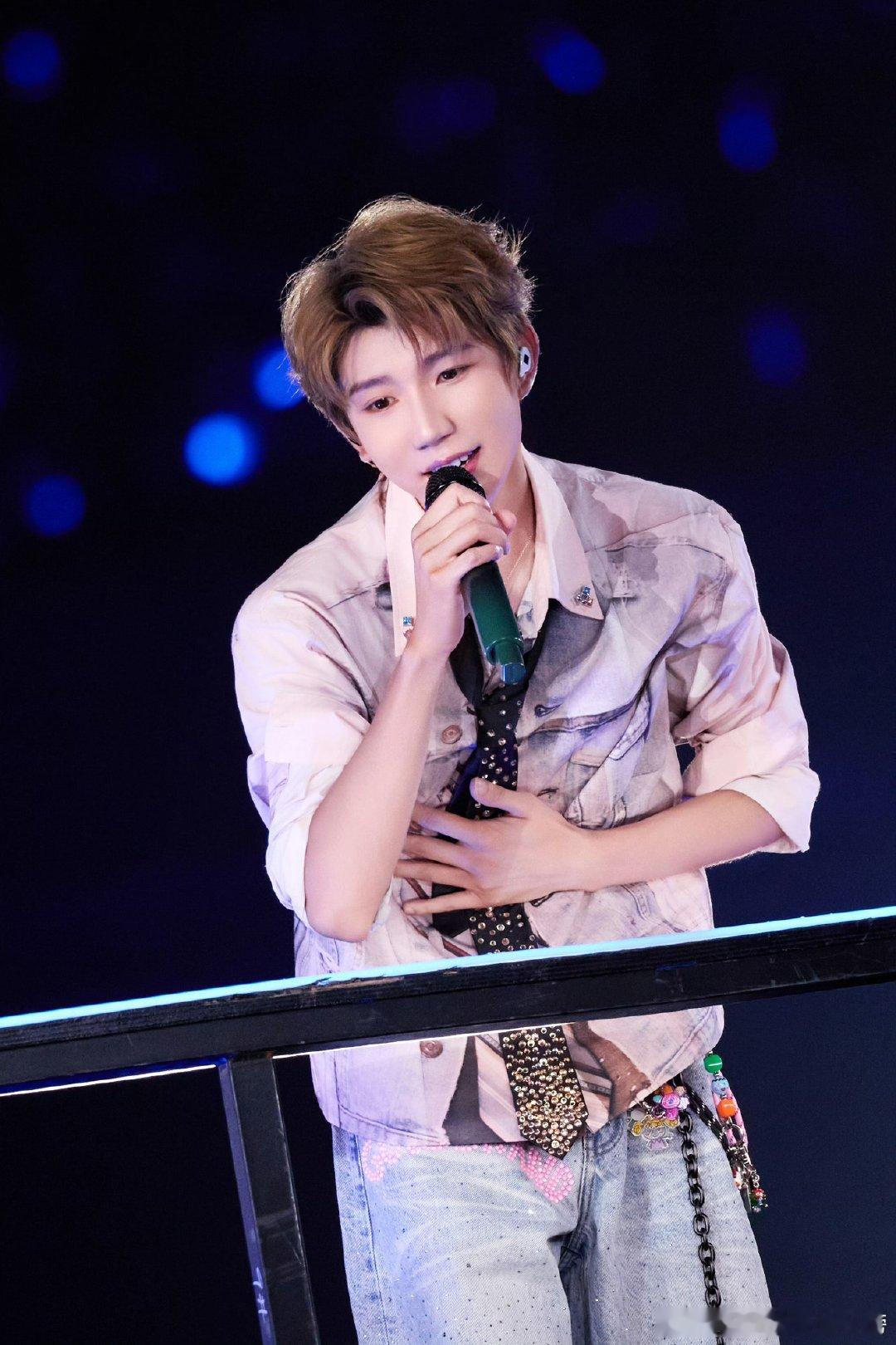 网传魏如萱歌手唱王源的歌歌手2026 已经开始脑补魏如萱开口的第一句了，《雪崩》