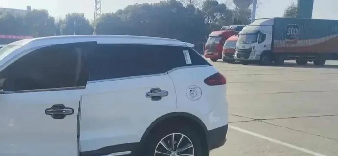 只有在面临困境时，你才能深刻体会到汽车贬值速度之快。

我于2020年购买了吉利