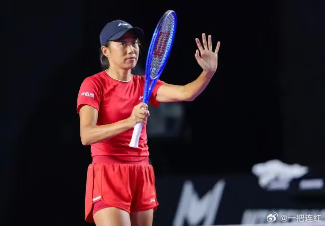 WTA500梅里达站四分之一决赛，中国金花张帅直落两盘击败卡辛塞娃，成功晋级四强