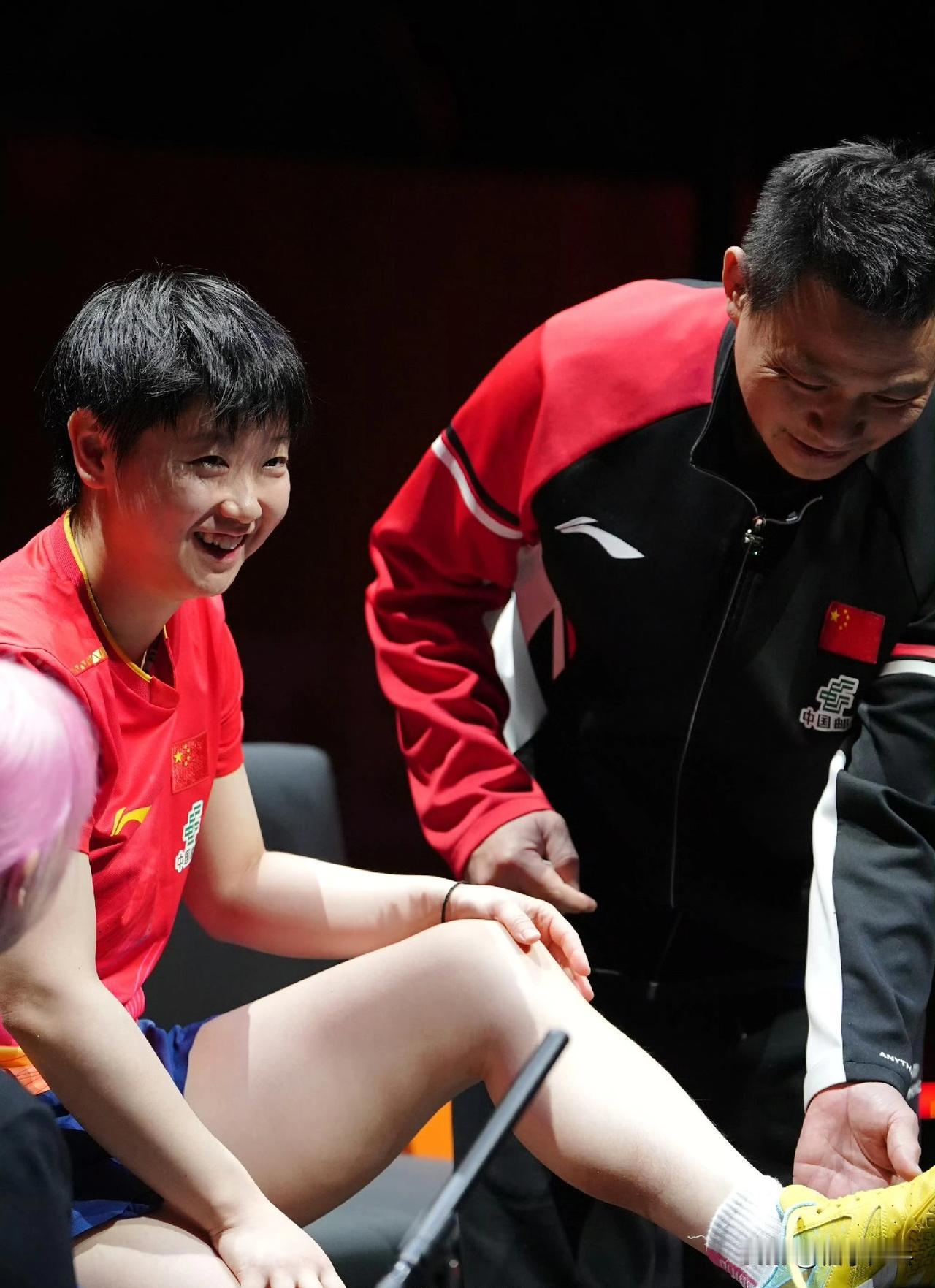 孙颖莎因伤退赛
不得不佩服莎莎的格局，昨天晚上比赛到22点还要去做兴奋剂检测，今