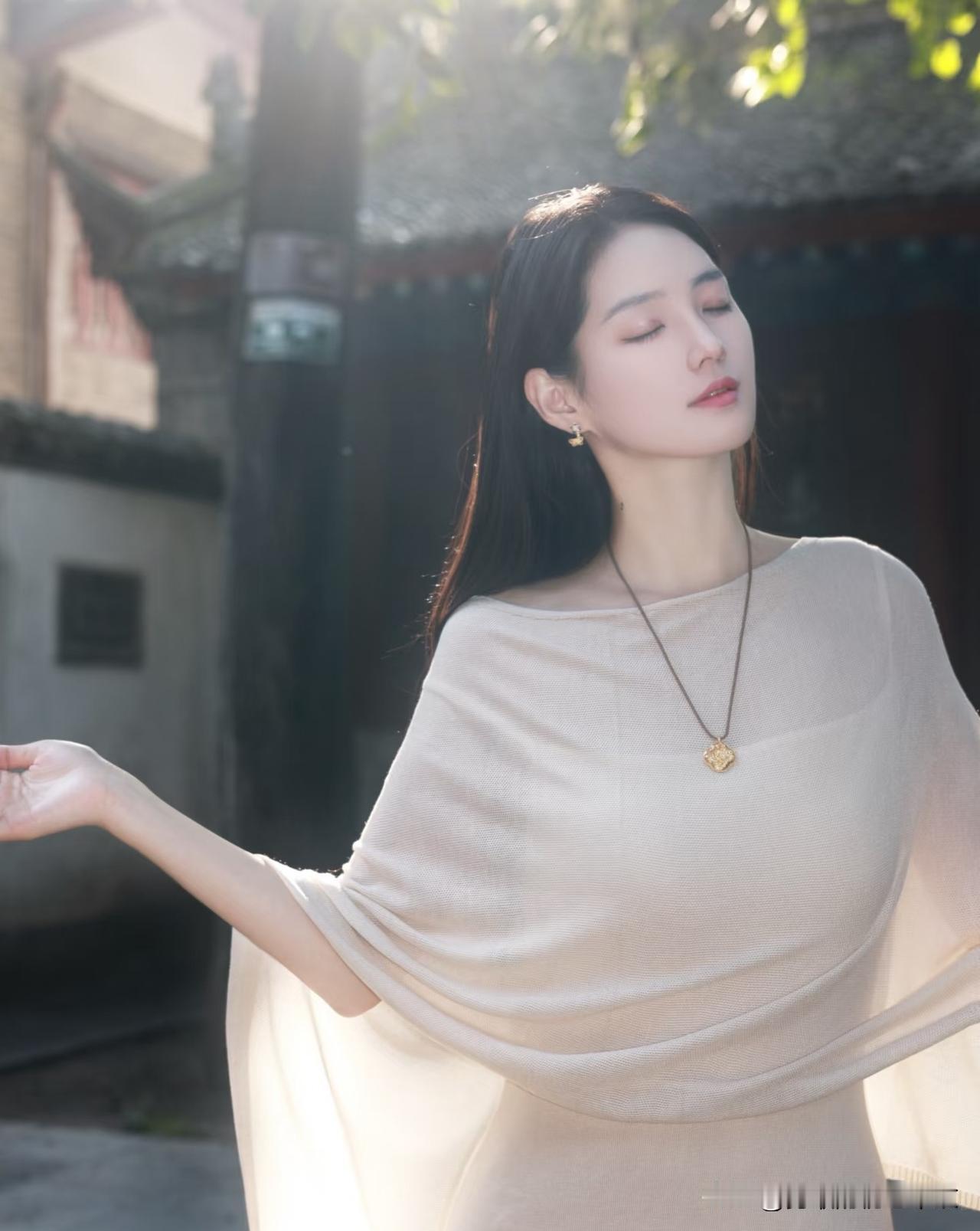 素衣之美！高雅气质美女 素衣如简 淡雅素装 素衣照