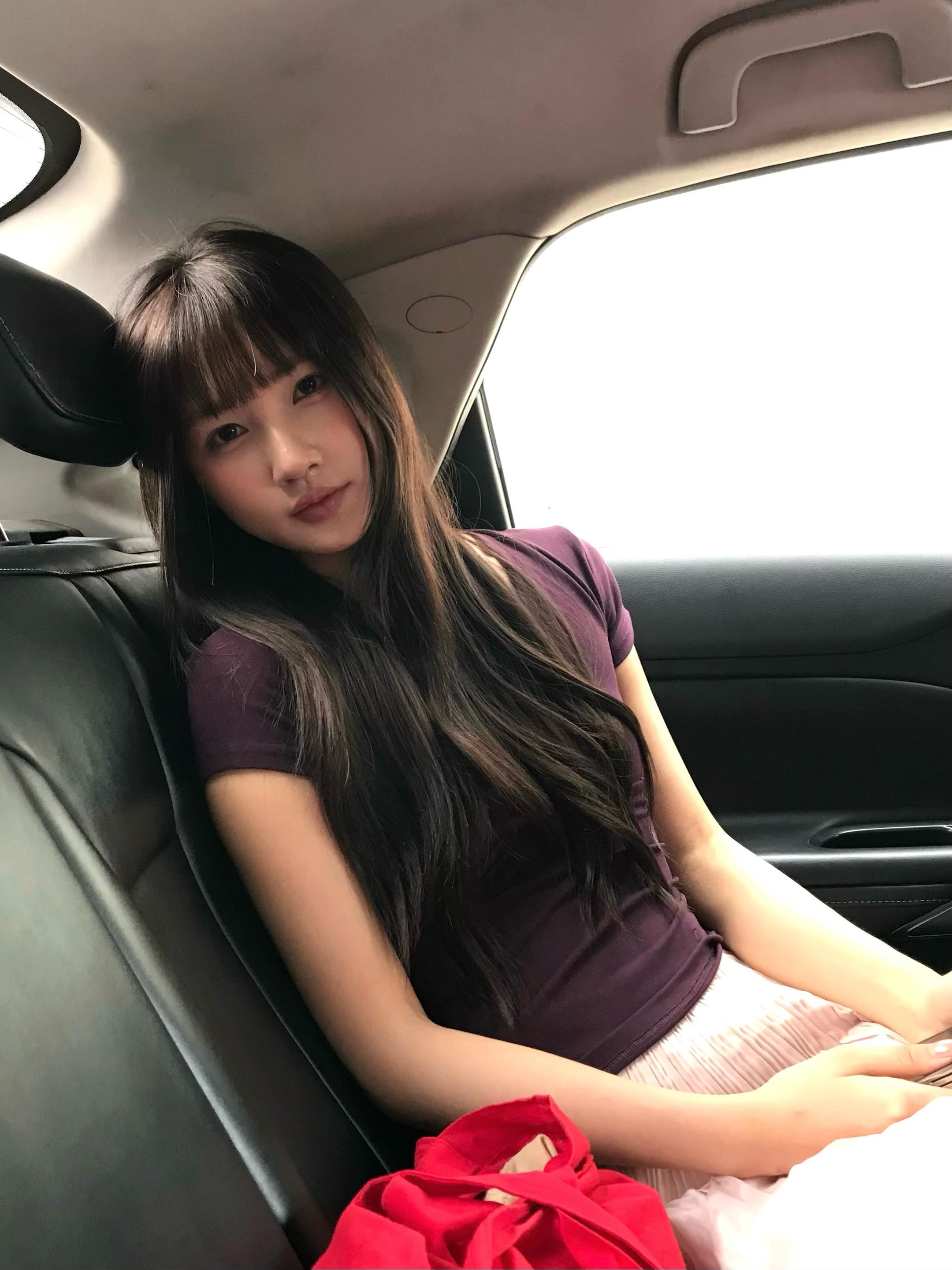 只是为什么眼泪会流 我也不懂。
