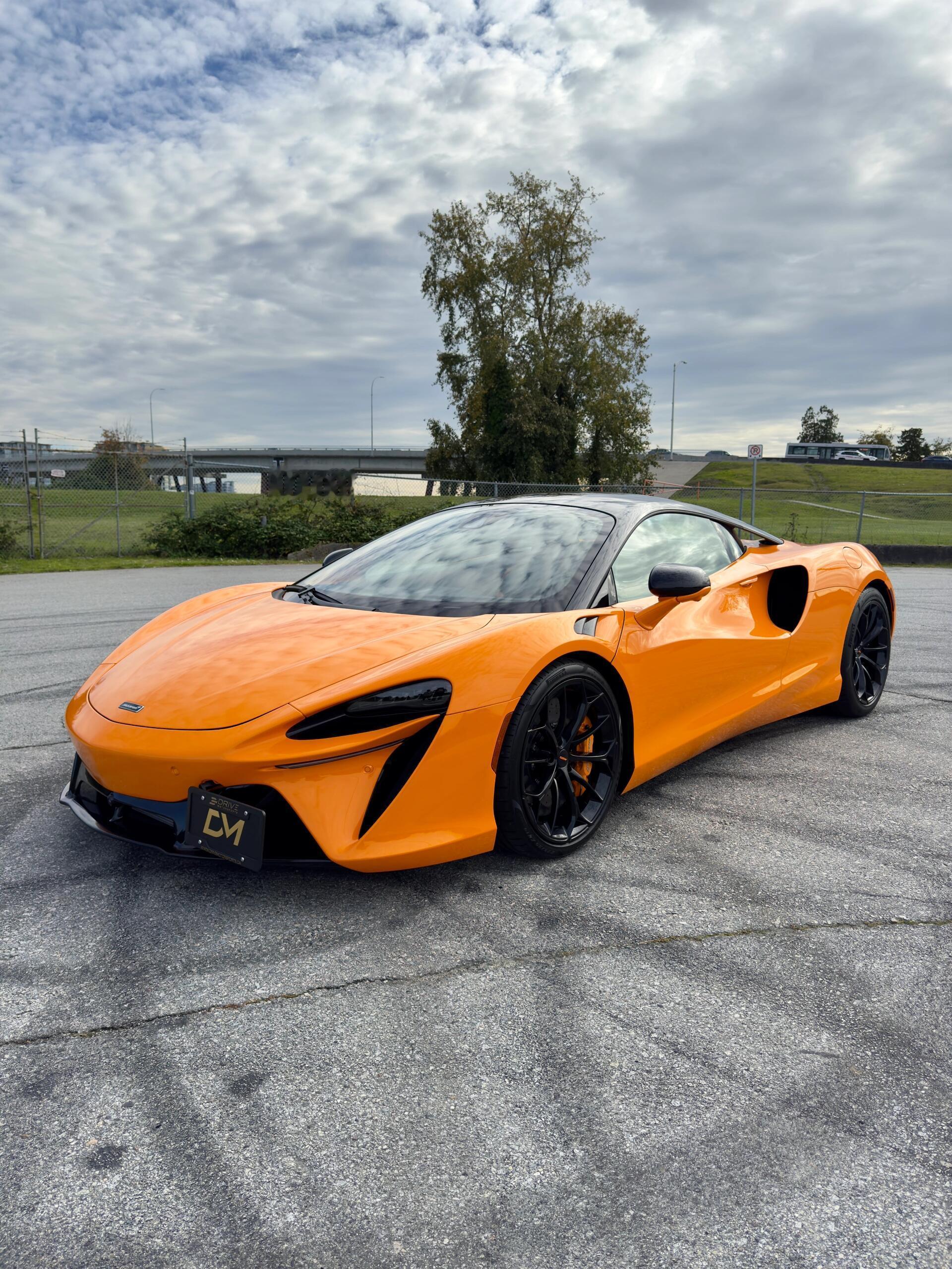 【迈凯轮 Artura—重制的重量王者】迈凯伦 Artura 是这家英国超跑制造