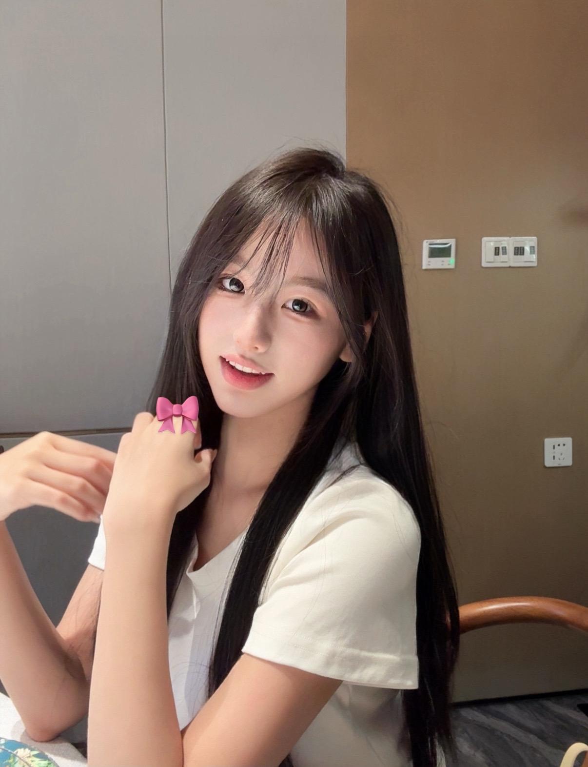 黑长直 甜妹