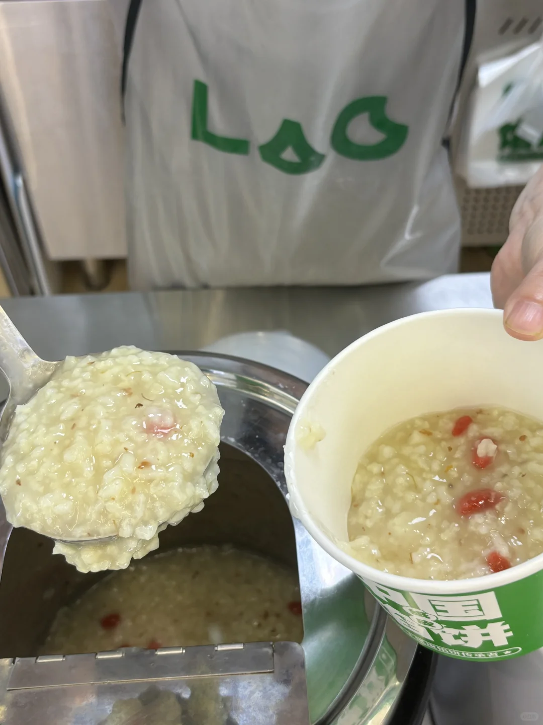 啊啊啊啊啊啊…吃到了好吃的纸皮馅饼..