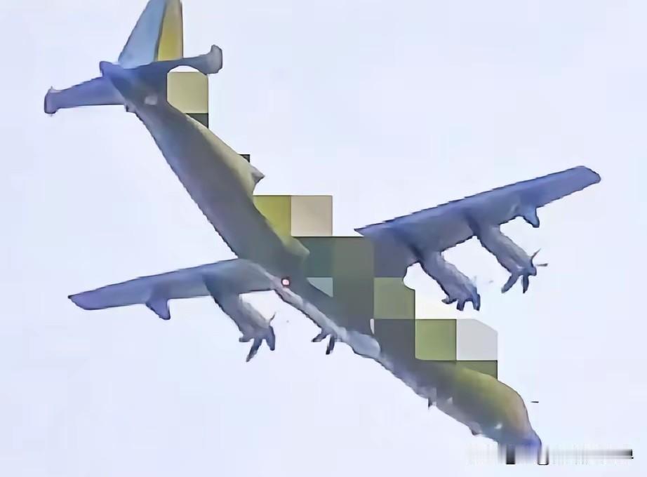 陕飞炮艇机的又一张照片，细节被打马赛克了，不知道是真有宝贝还是故弄玄虚。只不过真