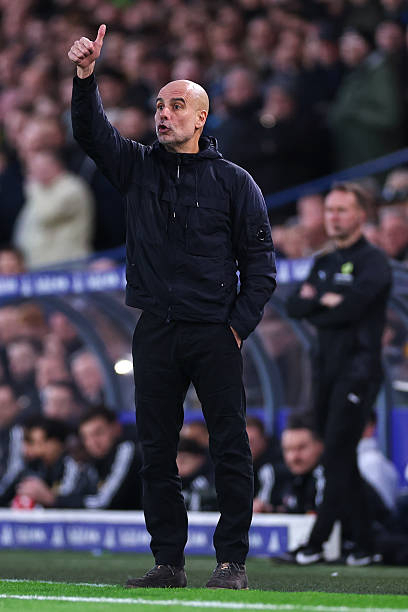 整个三月要踢八场比赛，第一场比赛蜷曲三分