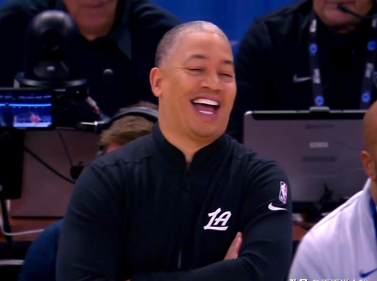 快船爆冷输给独行侠，这场球看得球迷直呼“离谱”！三个输球罪人直接暴露无遗——
