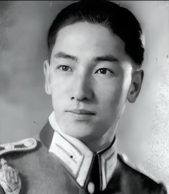 1997年，蒋纬国病逝，宋美龄派人查账，发现养了81年的儿子，身后竟是一堆无人敢