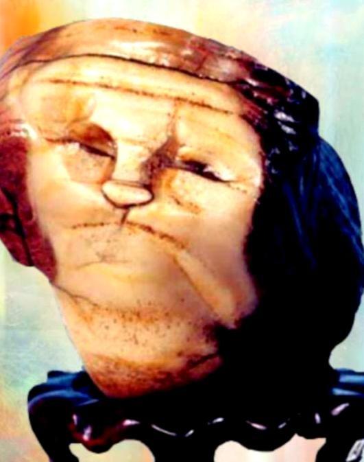 1997年，一位宁夏商人赴内蒙古公干途中，偶然以150元购得一块奇石。谁曾想四年
