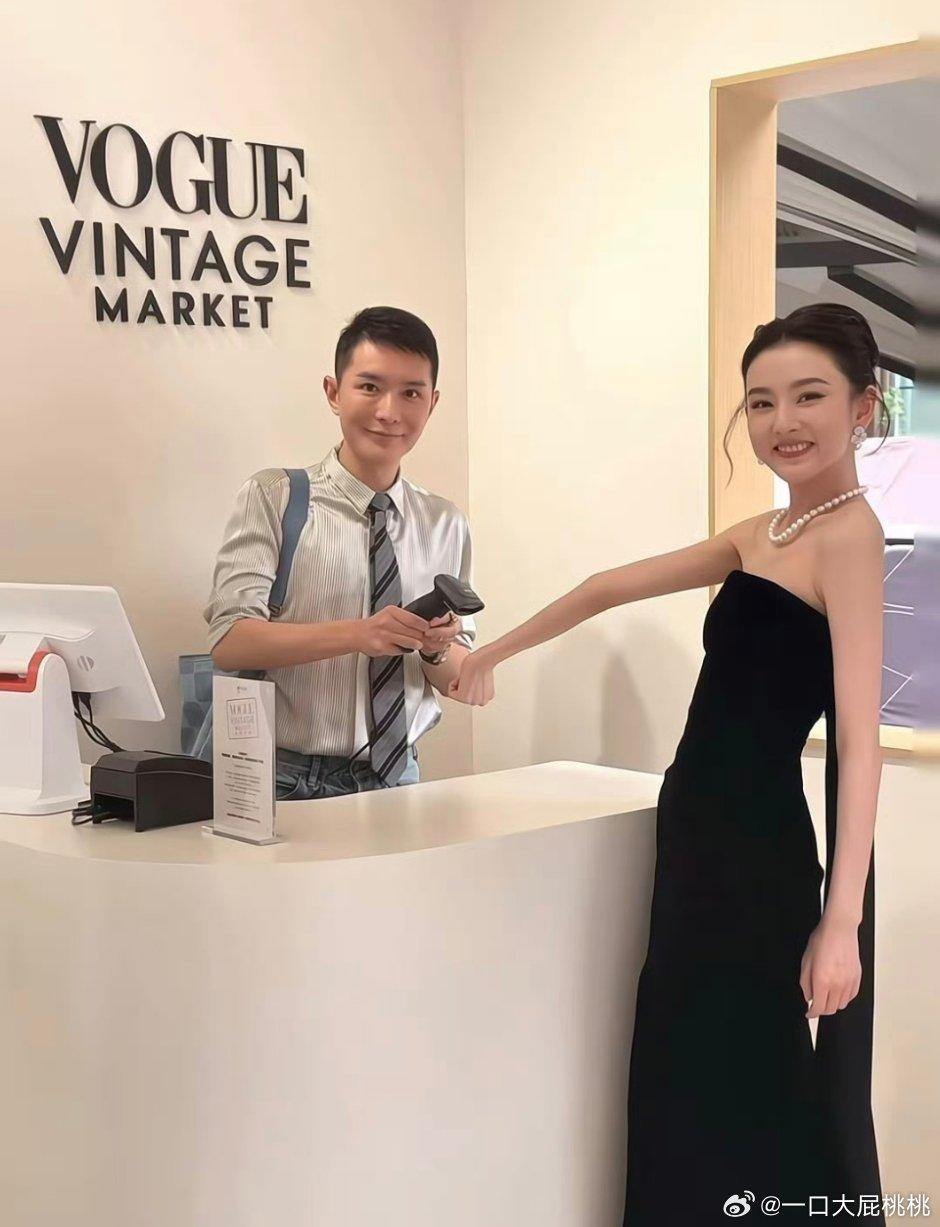 感觉还是有点怯生可能确实离开内娱太久了，适应一段会好点 ​​​