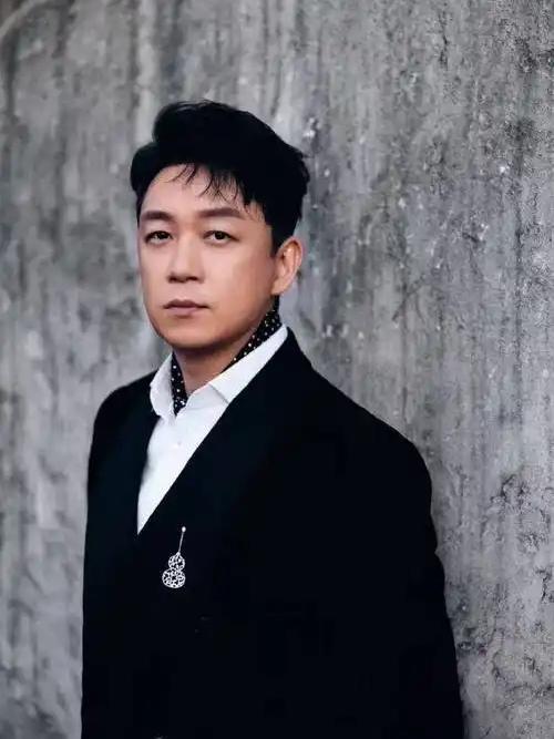 潘粤明公开感谢董洁，一句话让人破防，这才是男人该有的格局

潘粤明和董洁，离婚1