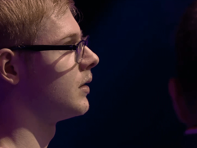 止步2025WTT法兰克福冠军赛男单八强赛的菲利克斯勒布伦，在场边听完了林德的赛