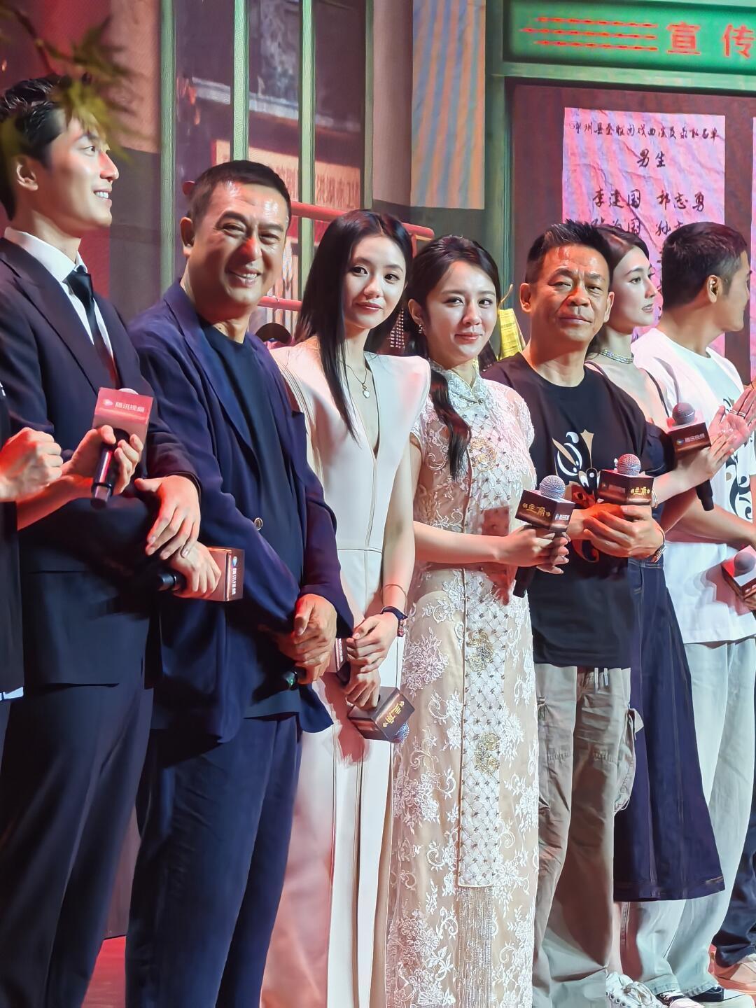 张嘉益与孙浩的兄弟情，是微时相助、低谷相扶、二十余年互换角色、互相成就的圈内佳话