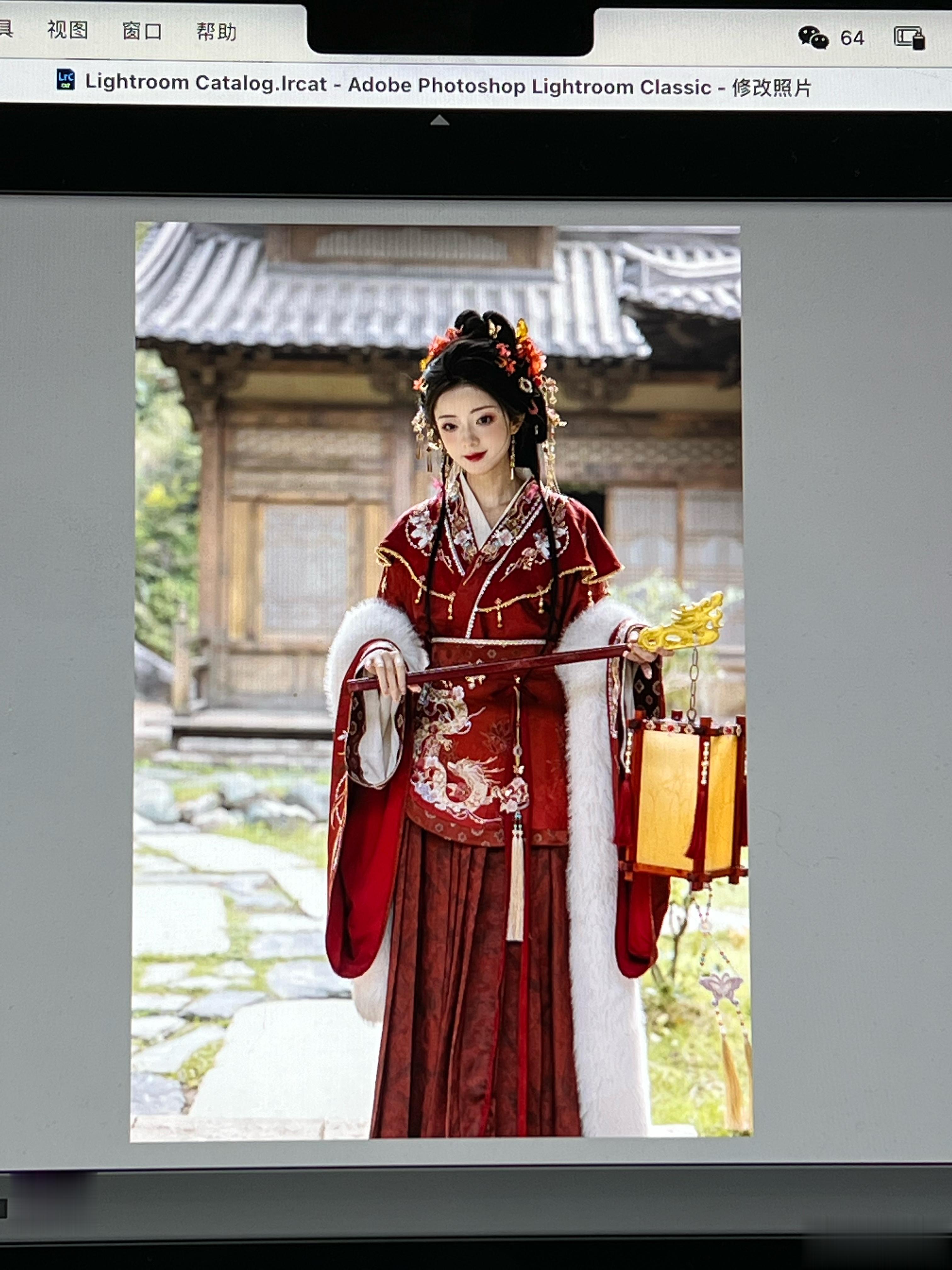 这套只是在选图阶段就选了160多张图 每一张都好美！拍了四种穿搭展示有人发现吗h