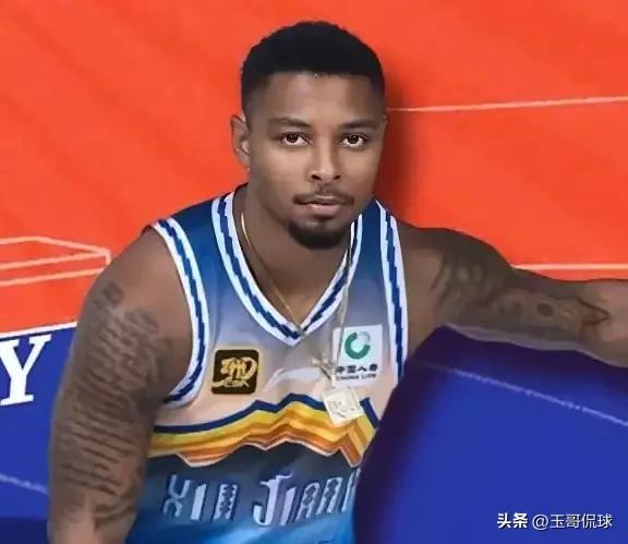 当前的新疆广汇男篮，其实更需要去年的外援小外援皮特森，因为新疆男篮第一阶段打完排