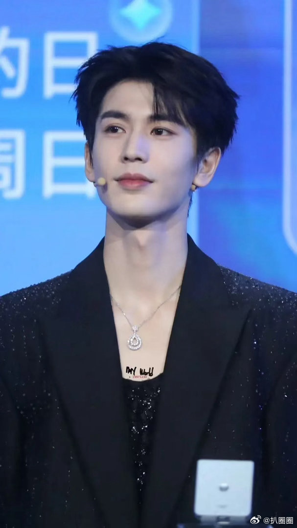 今年好多站姐发张凌赫，今年实🔥～ 