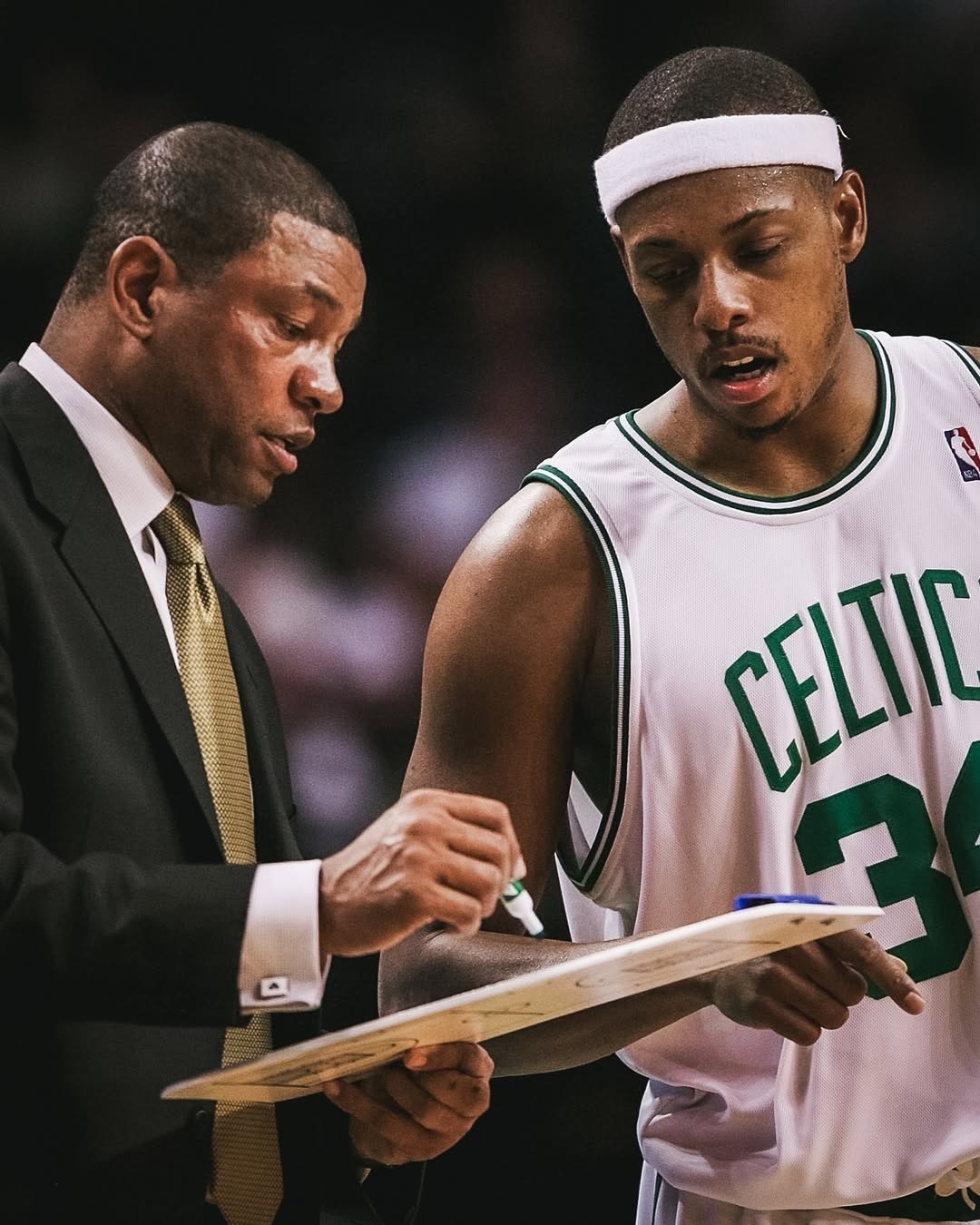 即将入驻名人堂 👏🏆☘️祝贺里弗斯教练，入选2026届篮球名人堂！ Doc 