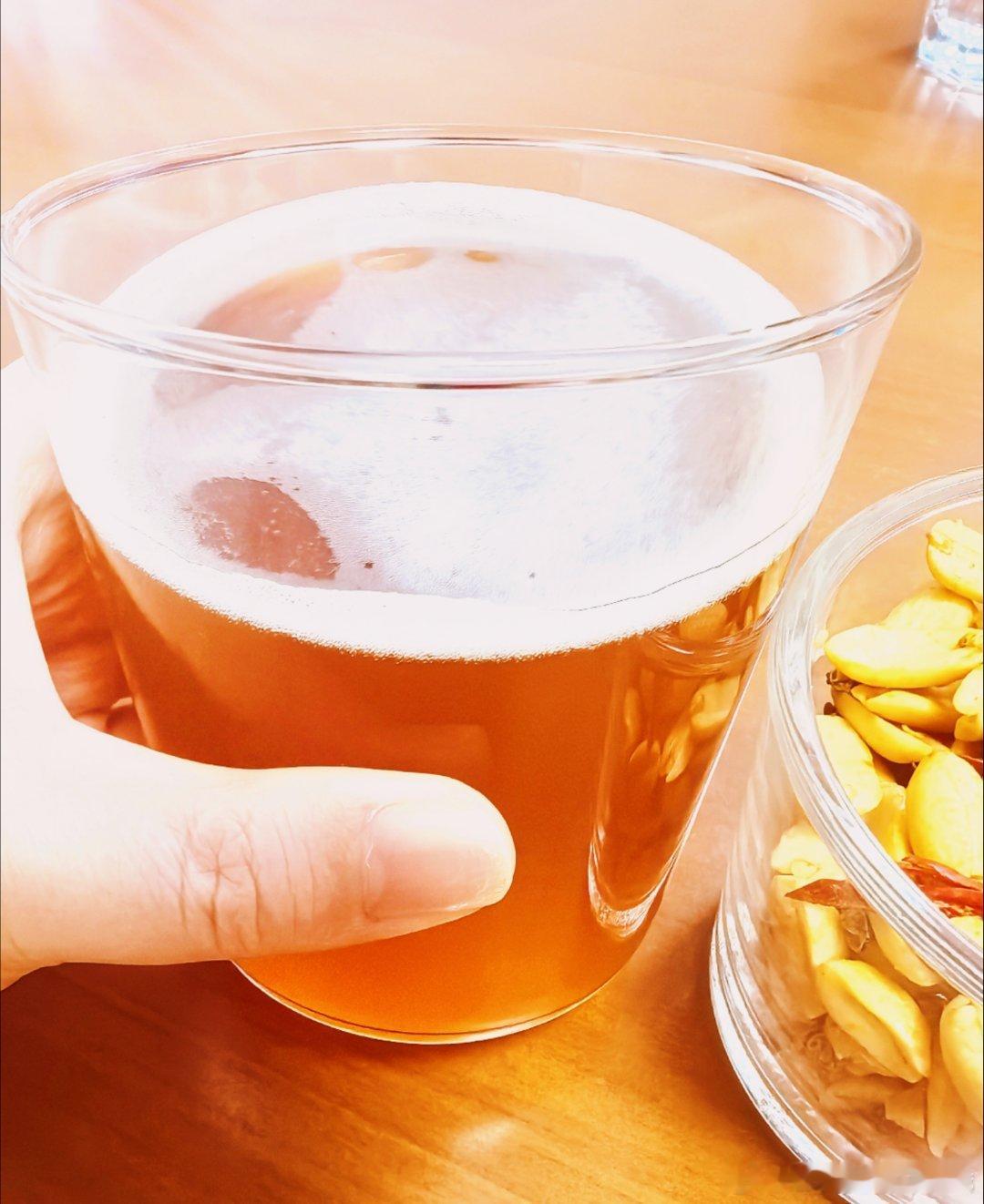 最消疲惫的是夏日夜晚的冰啤酒