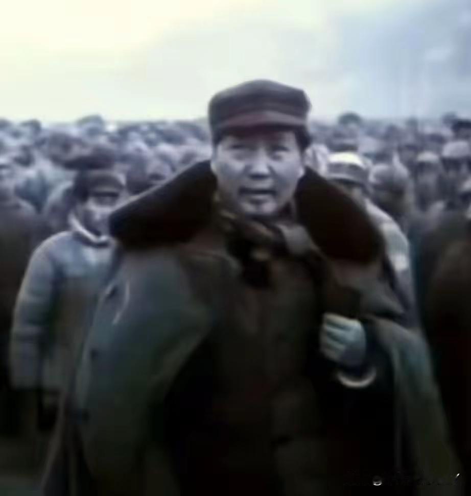 这才是真正的千军万马，这才是真正的三军统帅！
 
见过无数排场盛大的场面，却唯独