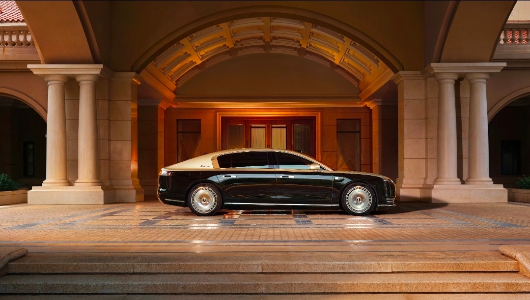 华为技术每一步突破都扎实有力，国产科技正引领时代潮流。期待3月4日鸿蒙智行带来全